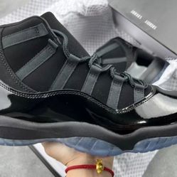 Brand new jordan 11 cap and gown

Size 10