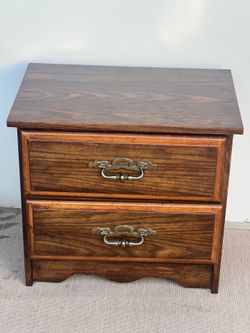 oakwood night stand end table with 2 drawers