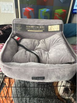 Nandog Luxury Dog Car Seat-Barely Used