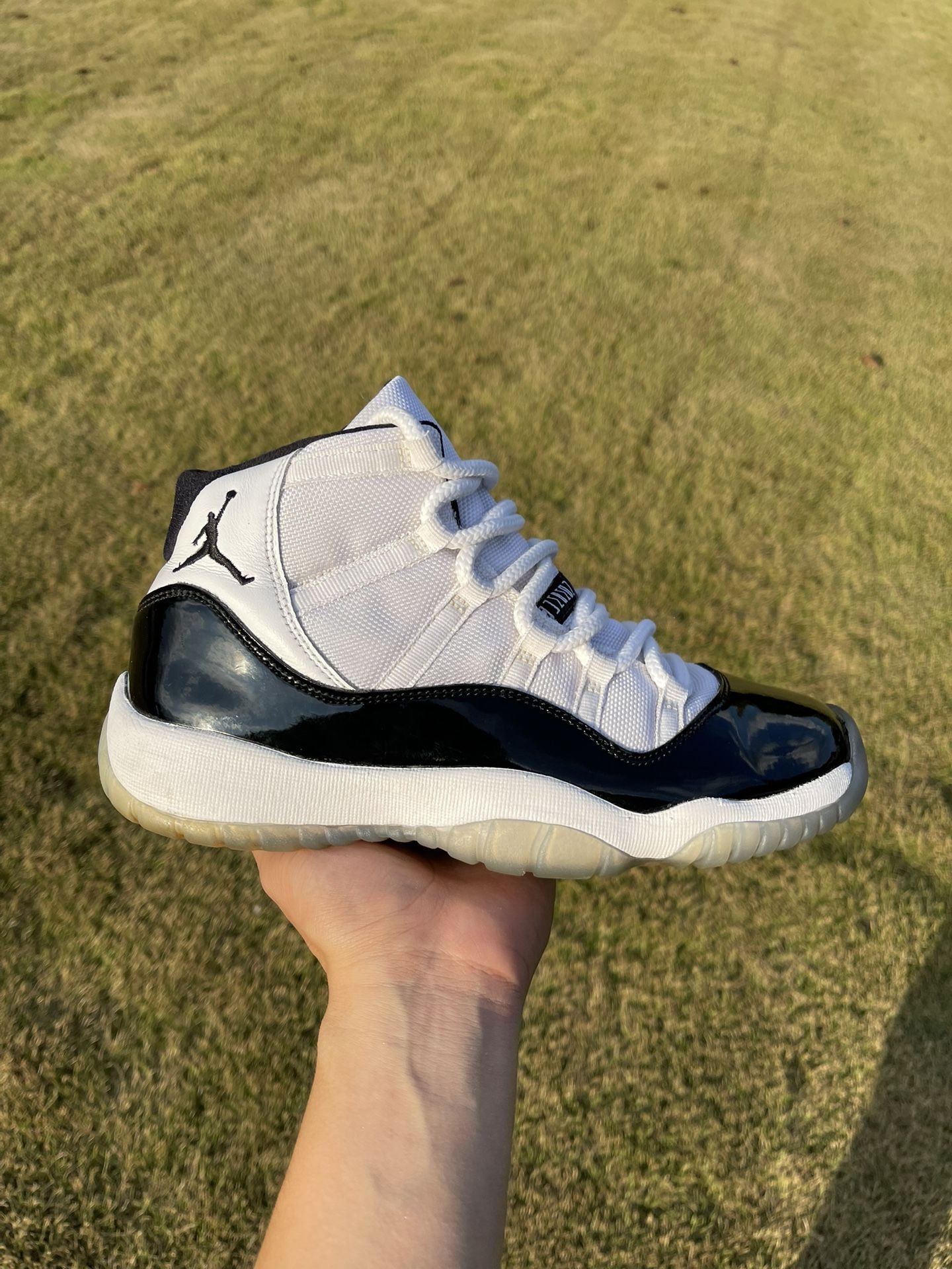 Nike Air Jordan Retro 11 XI Concord 2018 White/Black 378038-100 Sz 6Y Space Jam