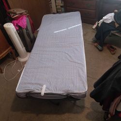 Rolling Metal Bed Frame With 4" Mattress 