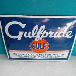 XL Porcelain sign GulfPride GulF 12.5"x 16". Curved with ppredrilled holes for easy hanging.
