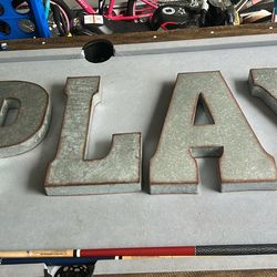 Metal letter decor