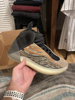 Yeezy Quantum Flash Orange for Sale in Bayonne, NJ - OfferUp