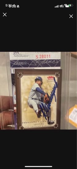 Fernando Valenzuela autograph card with jsa