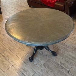 Round Dining Table 