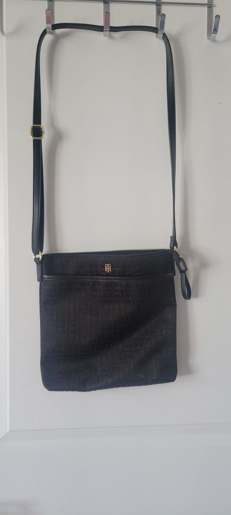 Tommy Hilfiger Crossbody Purse