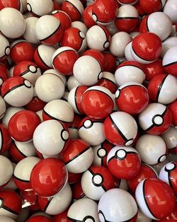 Pokemon pokeballs 5cm with with random pokemon figurine inside