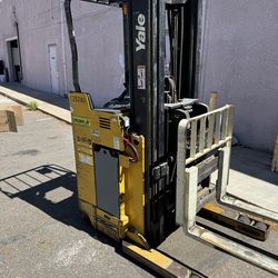 Take standing forklift+generator