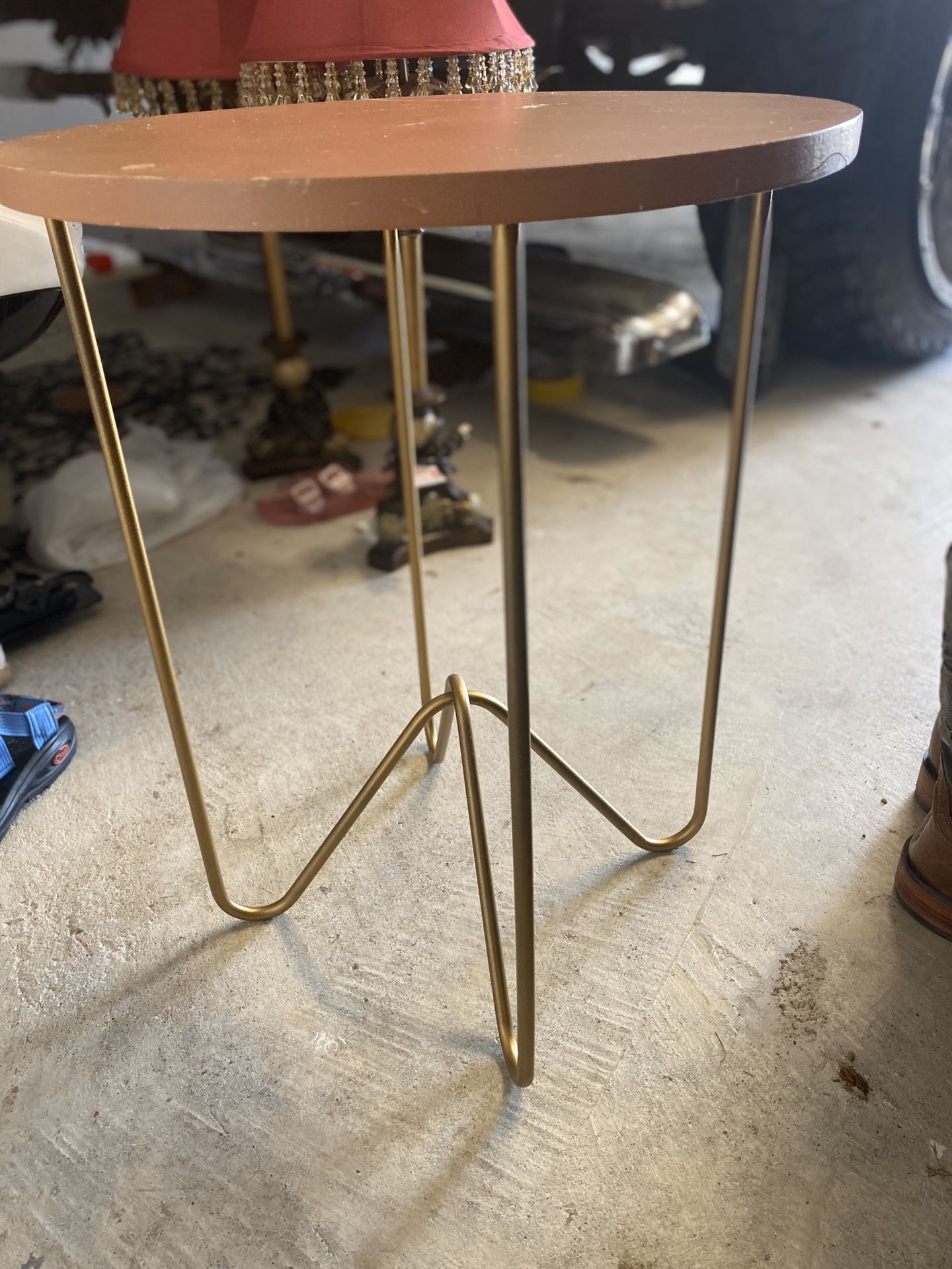 Small side/end table