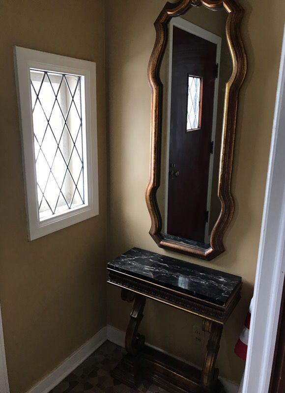 Entry table & mirror