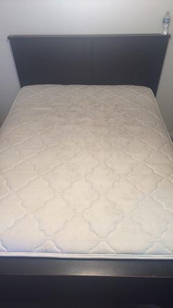 Queen size bed set