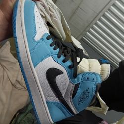 Jordan 1 Retro High OG
University Blue Size 10½