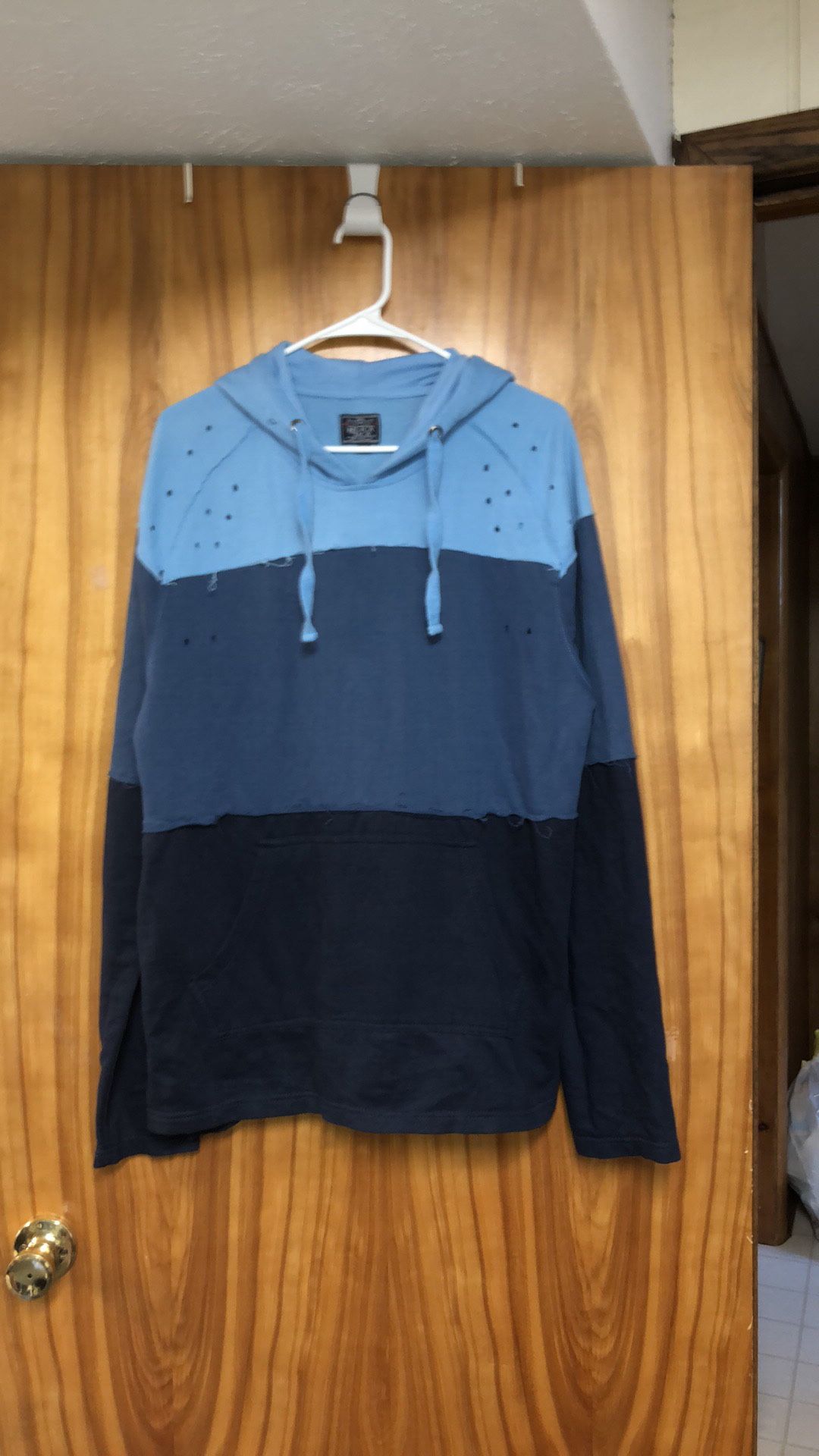 Men’s size XL 3 shades of blue, hoodie shirt with holes made at the top