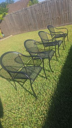 4 metal outdoor chairs