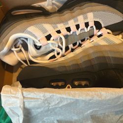 Air Max 95 Pink 🔥🔥🔥🔥sz 8 Women 
