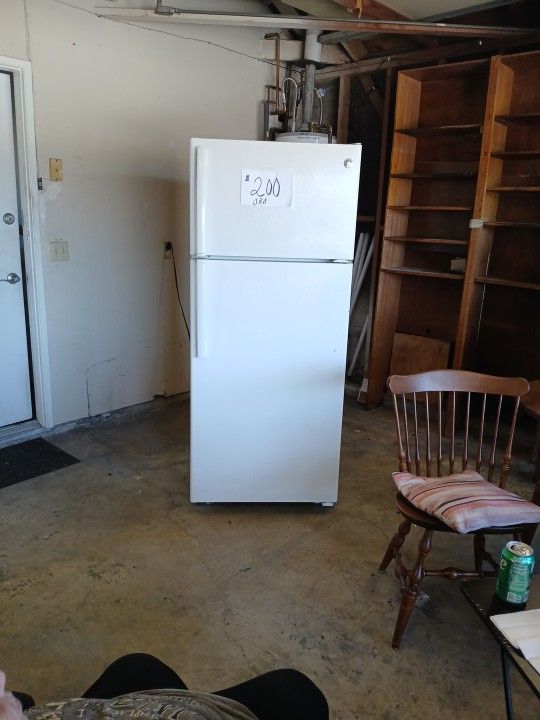 Refrigerator