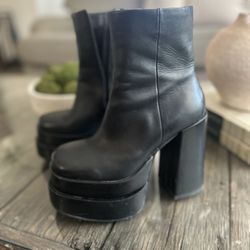 Steve Madden Platform Boots – Size 6.5