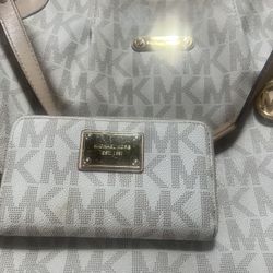 Michael Kors  Purse / Multi Function Phone Case 