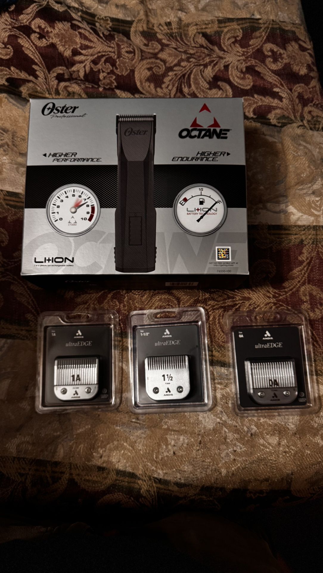 Brand new Oster Detachables Clipper W/ 4 Blades