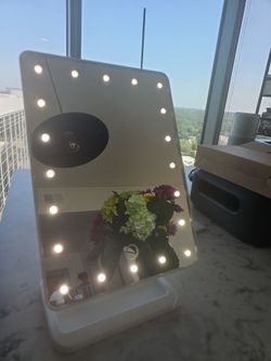 Bluetooth Light Up Mirror