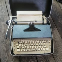 Vintage Typewriter 