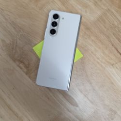 Samsung Galaxy Fold 5...256gb. Unlock Any Sim