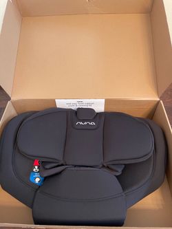 Nuna Rava Convertible Car Seat with Brand New seat cover set