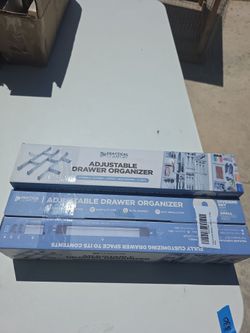 Adjustable drawer set of 4