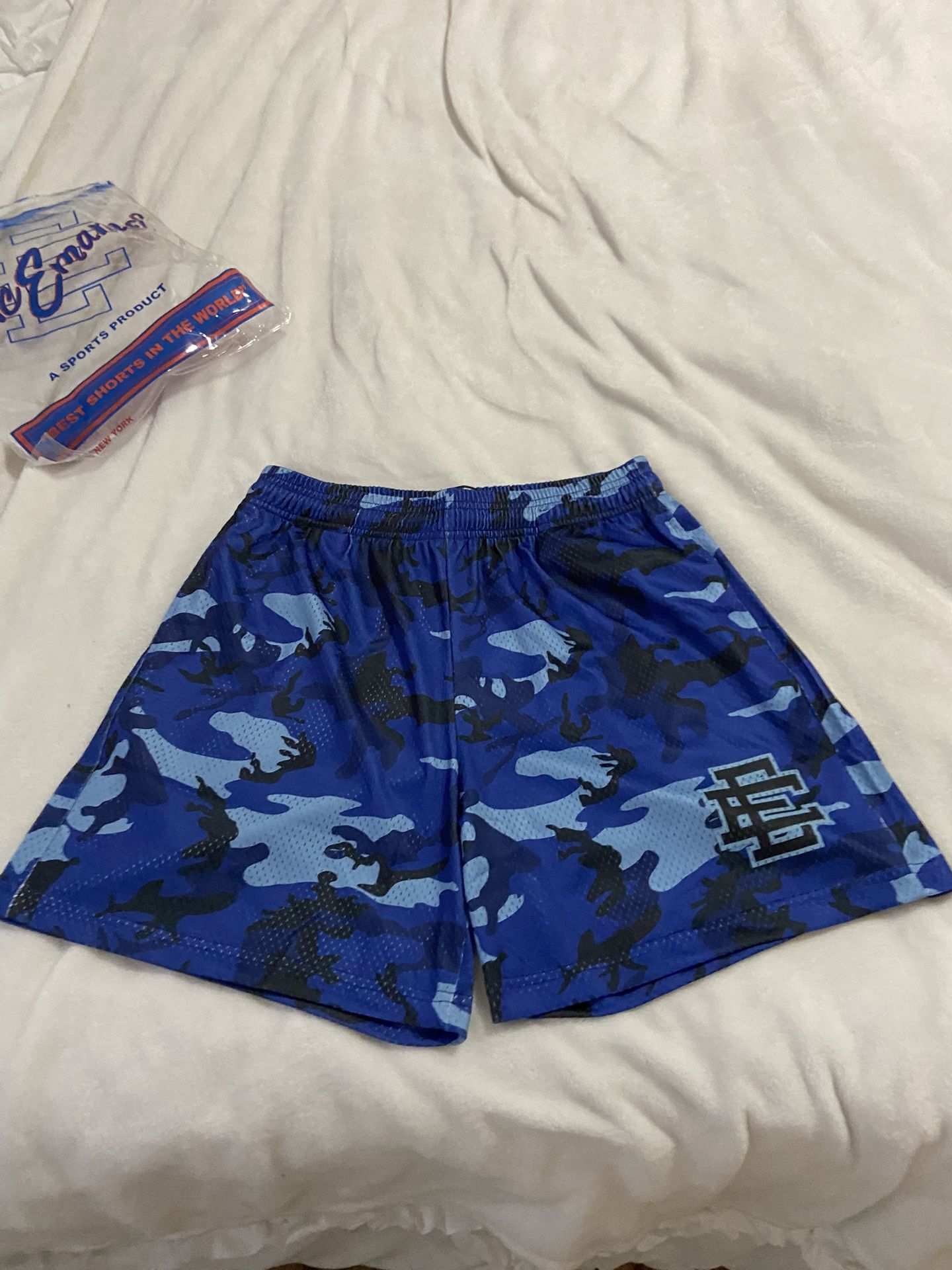 EE Shorts Medium