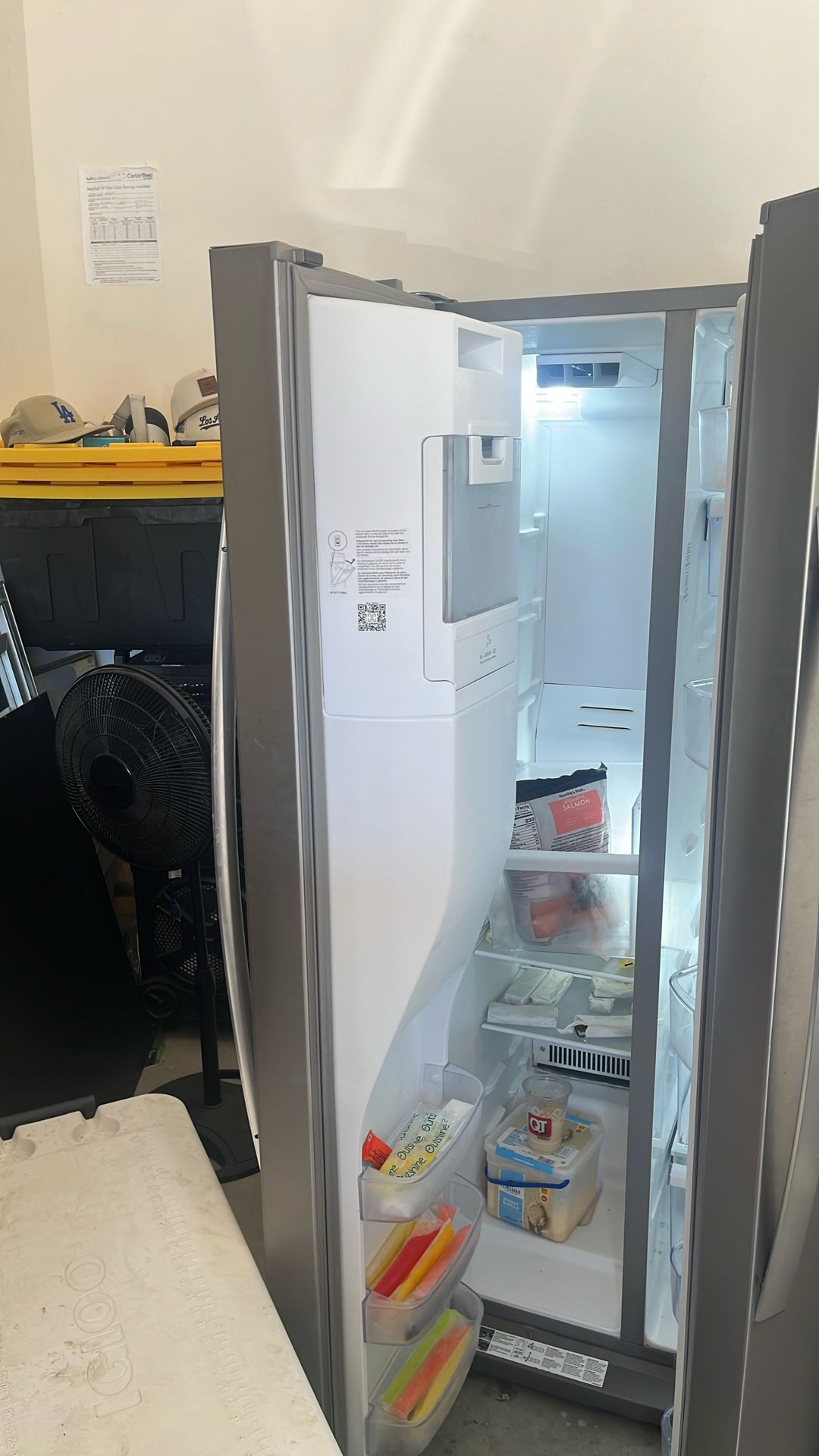 Refrigerator 