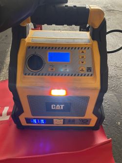 CAT Jump Starter + Tire Inflator