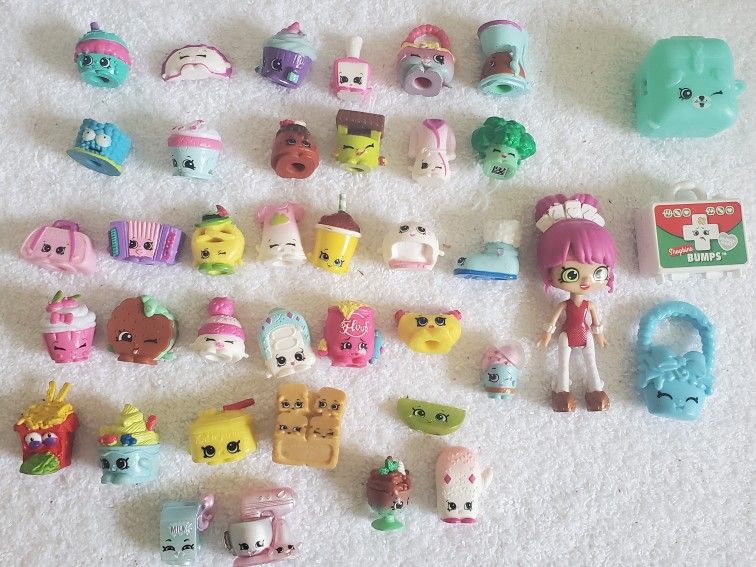 Shopkins Toy Figure Lot Of 39 Pcs