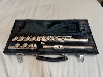 Yamaha 221 Flute — Good Condition