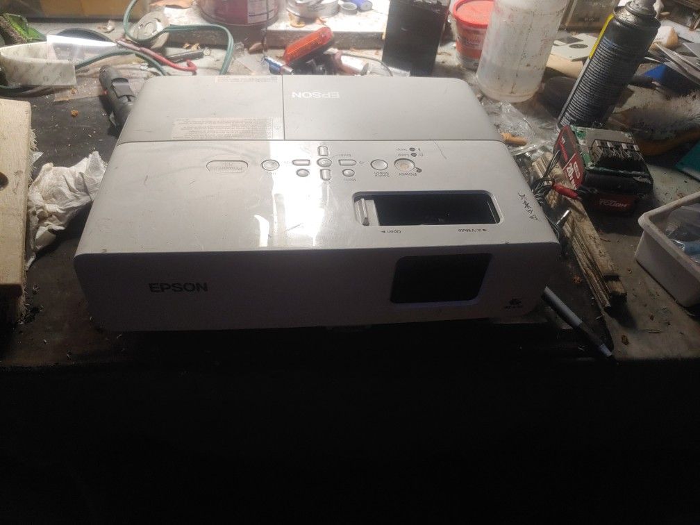 Epson Power Lite 83c Projector Emp83