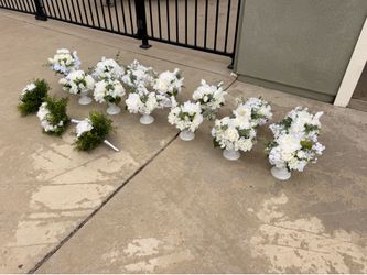 Floral centerpieces and bouquets