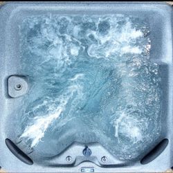 2017 Tuff Spa TT600/Hot tub/Jacuzzi for sale