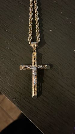 Gold rope chain and cross pendant