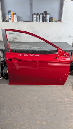 2018-2019-2020-2021-2022-2023-2024-2025-2026 TOYOTA CAMRY FRONT RIGHT DOOR OEM USED #11040