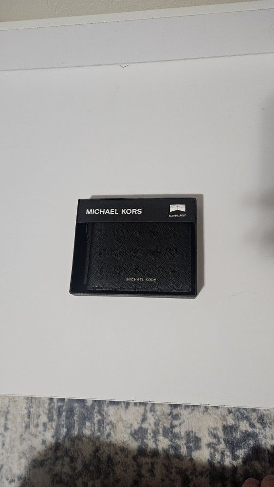 Michael Kors Saffiano Leather Bifold Wallet -Black