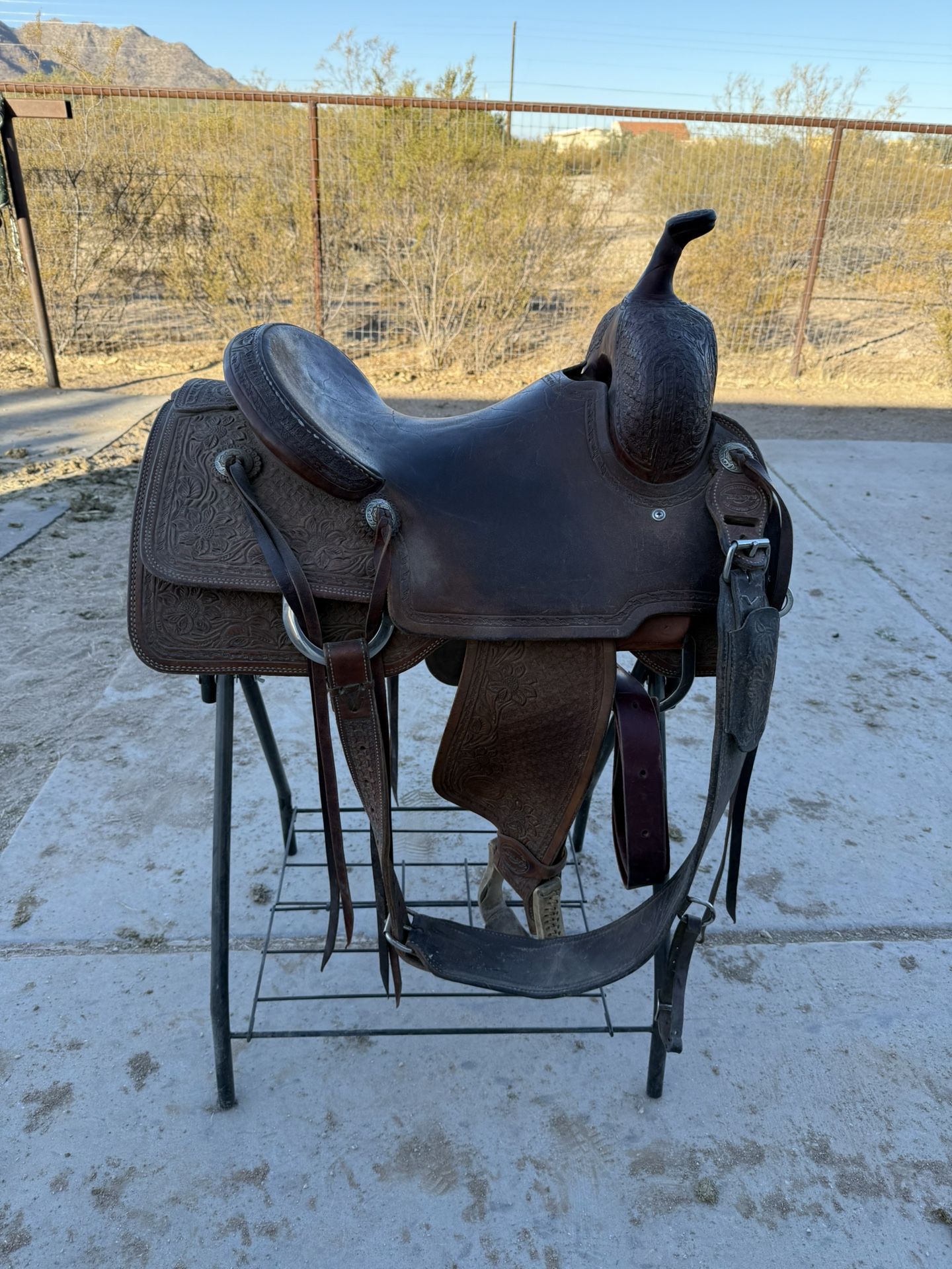Teskeys Cutting Saddle 15”