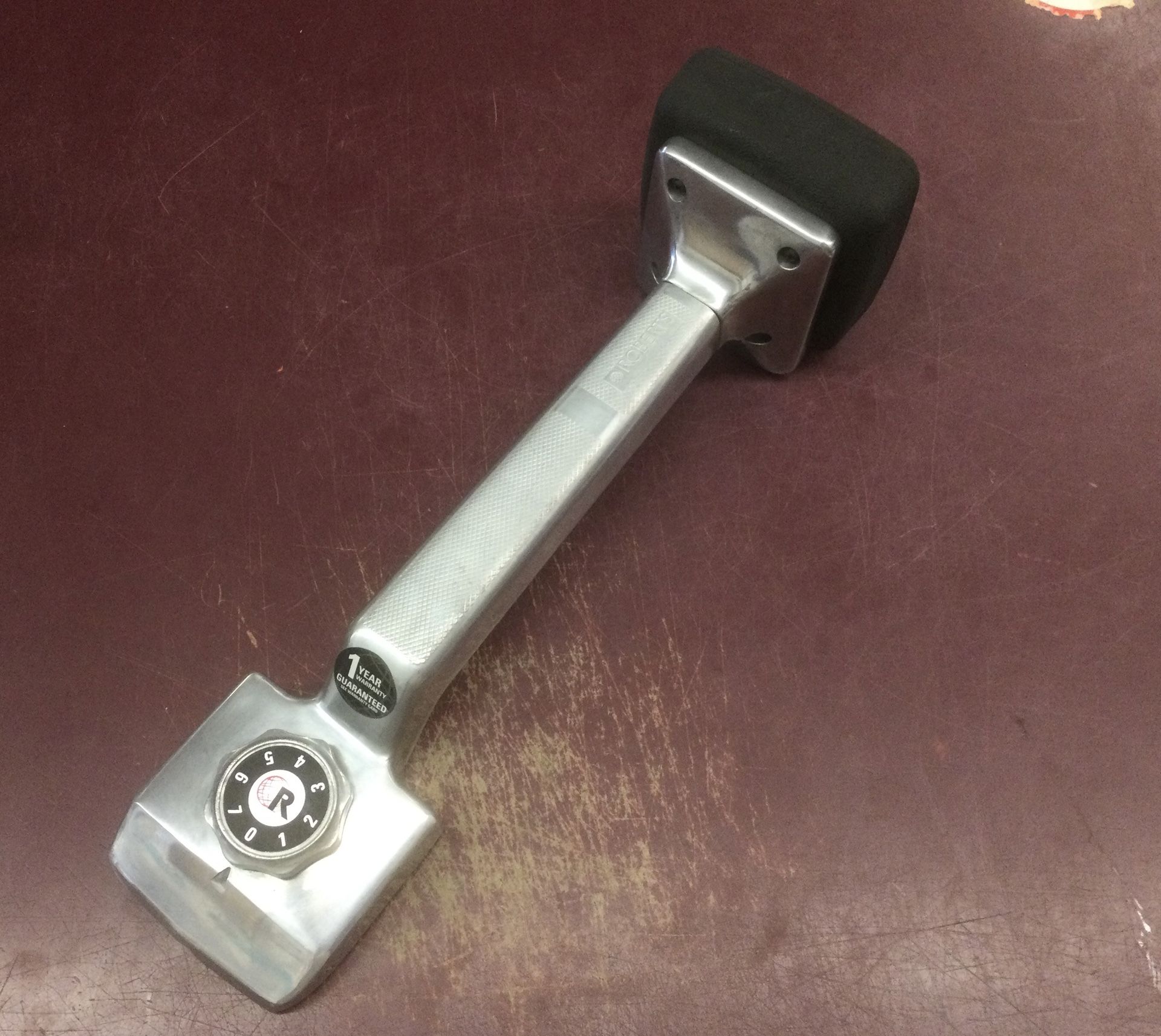 Roberts Carpet Knee Kicker