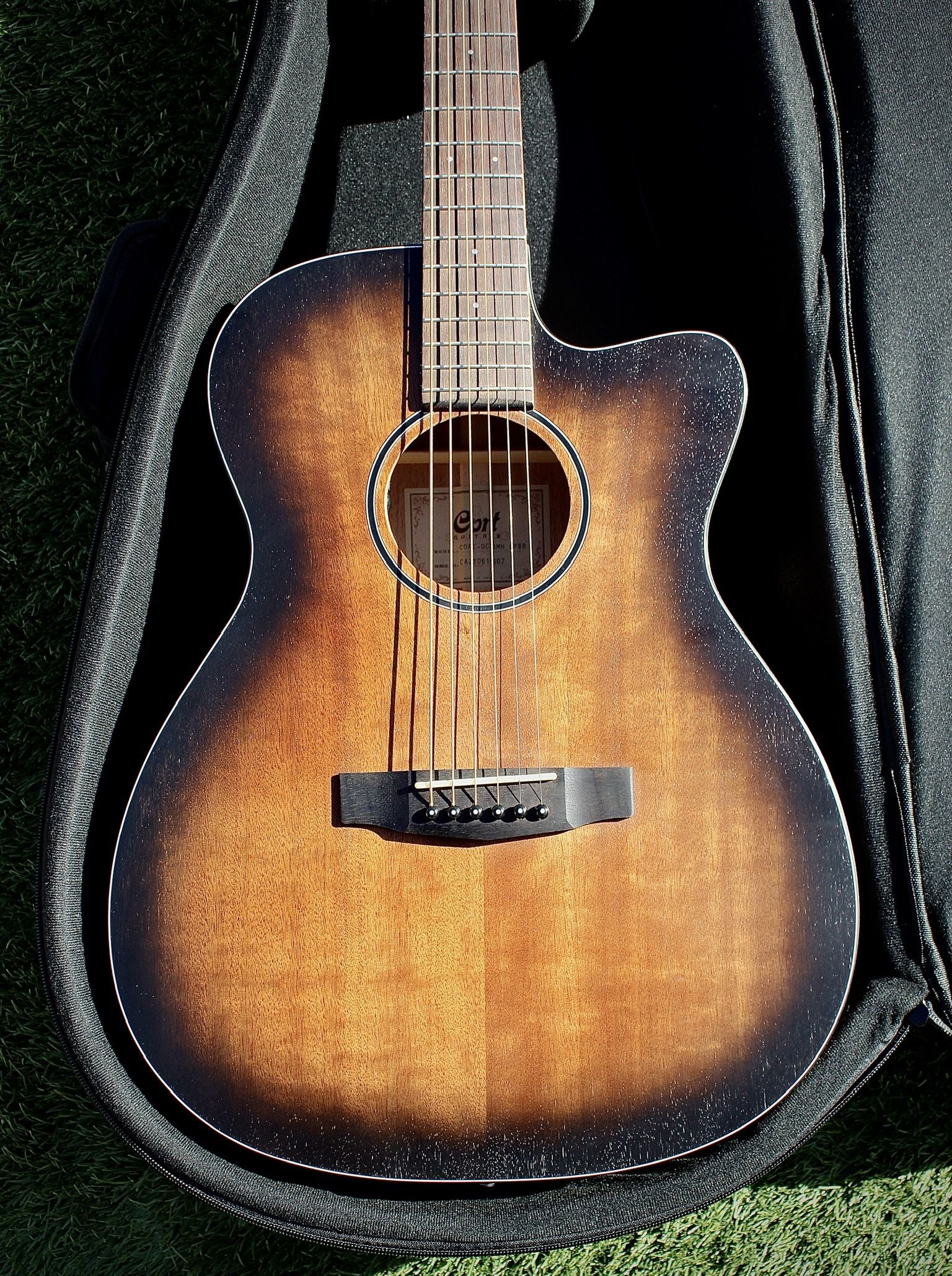 Cort Core Oc Guitar for Sale – Great Condition, Ready to Play