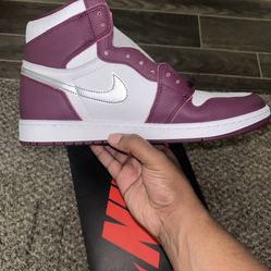 Jordan 1 Bordeaux 