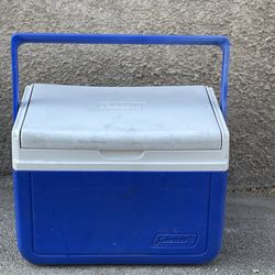 IGLOO COOLER 10x10x7inch  firm price IN EAGLE ROCK 