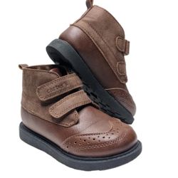 Carters kids boots size 11 used great condition 