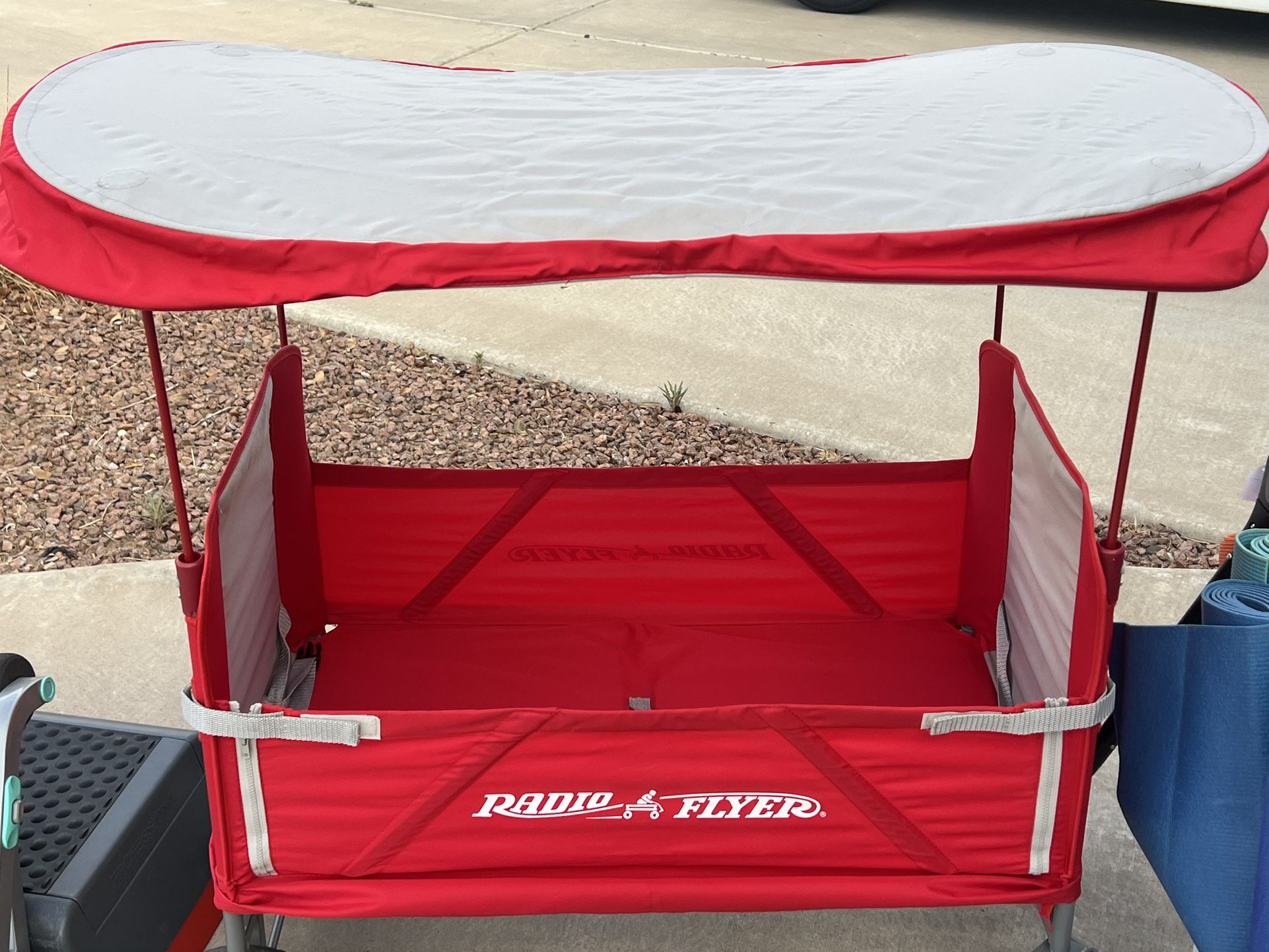 Radio Flyer Foldable Wagon