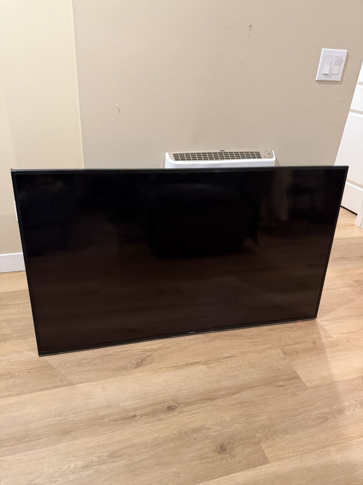 60” Samsung Smart Tv & Remote