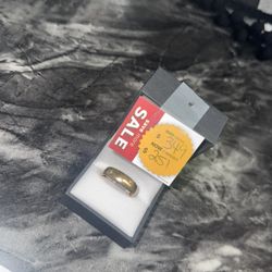 men’s 10k yellow gold wedding ring 