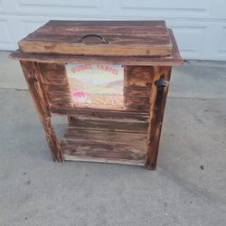 Wood Cooler  IGLOO Inside  399 
